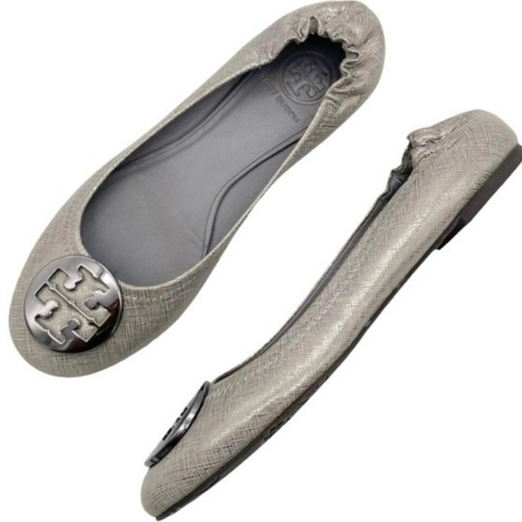 Tory Burch Reva Flat Size 8 Silver Pewter Leather Lg Silver Medallion Timeless - Picture 5 of 5